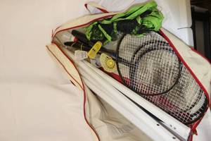 lot 213 image: Badminton Set