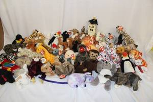 lot 220 image: Beanie Babies