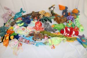 lot 222 image: Beanie Babies