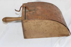 lot 224 image: Coal Scoop