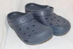 lot 243 image: shoes