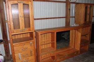 lot 270 image: 4 Piece Bedroom Set
