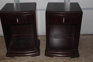 lot 272 image: 2 Piece Night Stand Set