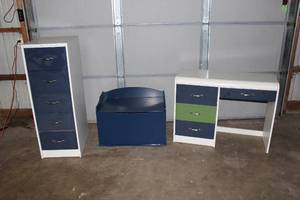 lot 277 image: 3 Piece Childrens Bedroom Set