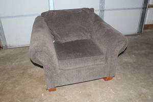 lot 278 image: Oversized Sofa Chair