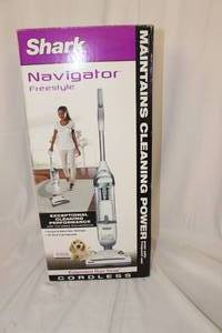 lot 4 image: Shark Vaccuum Cleaner