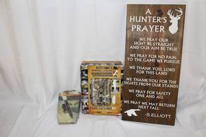 lot 10 image: Hunting Stuff