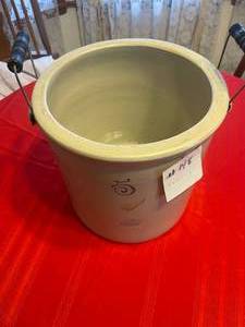 lot 148 image: 5 GALLON RED WING ANTIQUE POTTERY CROCK