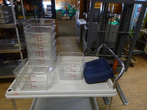 7 Cambro Containers with Lids