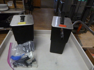 2 Serving Dispensers
