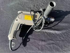 lot 3 image: Cummins Heavy Duty Hammer Drill