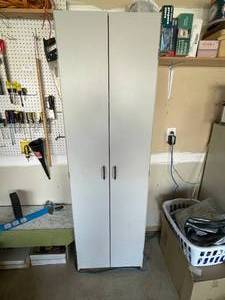 lot 32 image: White Cabinet With 4 Shelves - Contents Not Included