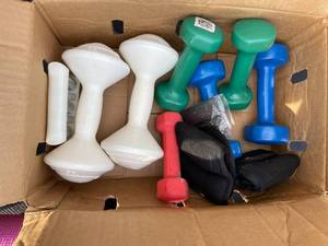 lot 50 image: Pink Yoga Matt  Box of Light Hand Weights