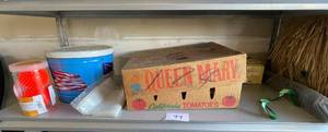 lot 77 image: Second Shelve Everything Goes