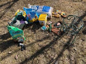 lot 92 image: Gardening Supplies  Fertilizer  Gardening Decor