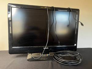 lot 238 image: 32 Philips Energy Star TV w HDMI Hook Up (powers up but no remote)