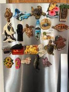 lot 286 image: Huge Lot of Various Refrigerator Magnets