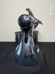 lot 335 image: VTG Sunbeam Stand Mixer Chrome w Bowl Beaters Dough Hooks