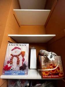 lot 341 image: Hand Blender, Snowman Cookie Tray, Pumpkin Cookie Jar, Frosting Applicator for Cake Decorating