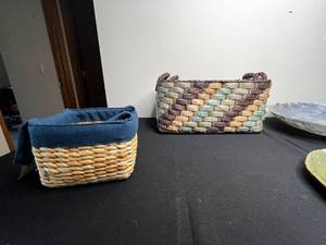 lot 310 image: Lot of Baskets & Bowls