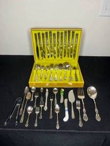 lot 97 image: 12 Place Setting Tudor Plate Oneida Community Flatware, Lots of Matching Serving Pcs w Case, Many Misc Silver Plated Extras