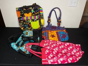 lot 404 image: Lot of 5 TotesDuffle Bags
