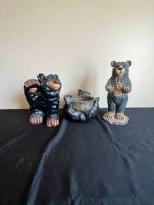 lot 168 image: 3 Pieces of Resin Bear Home Decor