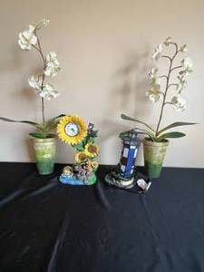 lot 170 image: Set of 2 Fake Potted Flowers, Sunflower Clock and Light up Lighthouse - untested