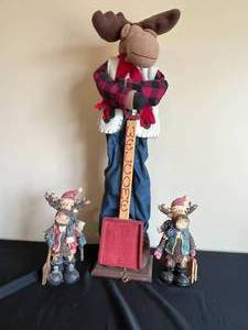 lot 171 image: Moose Home Decor - Welcome Sign, Set of 2 Statues with Winter Attire