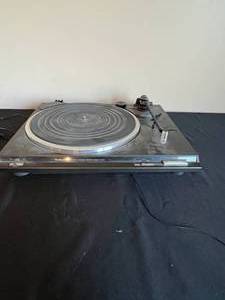 lot 178 image: Technics Turntable Model SL-B921 - untested