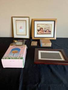 lot 184 image: Various Frames - some containing artwork, some empty, Digital Photo Frame  - untested