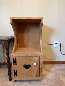 lot 197 image: 2 Side Tables