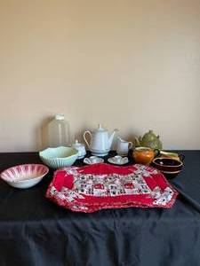 lot 390 image: Tea Pots  Decerative Candle Holders  Bowls  Creamer and Sugar Servers  Placemats