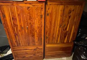 lot 475 image: Wooden Two Door Cabinet - No Shelving Inside