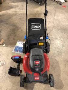 Toro Recycler 21466 22 in. 60 V Battery Self-Propelled Lawn Mower Kit (Battery & Charger)  Customer Returns See Pictures