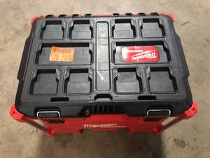 Milwaukee Packout 22 in. XL Tool Box and 19 in. Tool Tray Customer Returns See Pictures