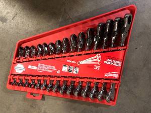 Milwaukee 144-Position Flex-Head Ratcheting Combination Wrench Set SAE (15-Piece) Customer Returns See Pictures