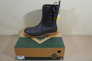 lot 94 image: Womens Mucks Originals Pull-On Mid Boots -Size 11