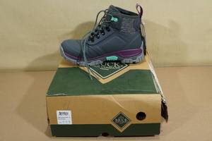 lot 96 image: Muck Boots Womens Apex Lace-Up Shoes -Size 7