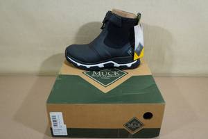 lot 101 image: Muck Boots Womens Apex Mid Zip Boots -Size 5