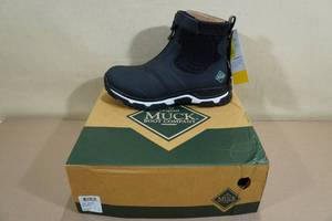 lot 103 image: Muck Boots Womens Apex Mid Zip Boots -Size 9