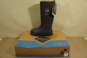 lot 107 image: Muck Boots Unisex Chore Cool High Work Boots -Mens 5, Womens 6