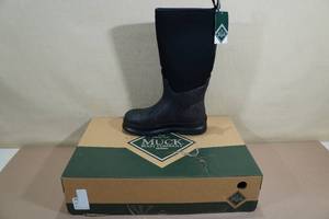 lot 109 image: Muck Boots Mens Chore Classic Hi Boots -Size 6