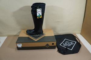 lot 113 image: Muck Boots Unisex Forager Boots -Mens 4, Womens 5