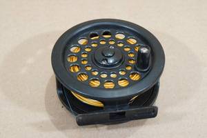 lot 165 image: Pflueger Summit 1294 Fly Fishing Reel