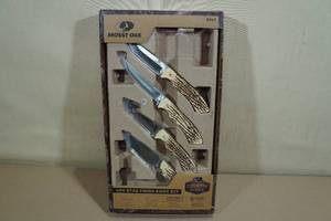 lot 9 image: Mossy Oak 4-Pack Finishing Knife Set with Sheaths