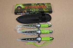 lot 16 image: 3-Piece Zombie Hunter Throwing Knife Set