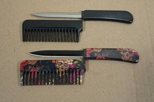 lot 24 image: 2 Hair Comb Knives