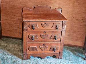 lot 96 image: Victorian Walnut Nightstand Bobble Drawer Pulls