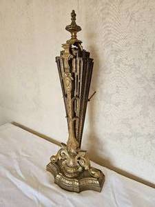 lot 6 image: Vintage Brass Louis XV Peacock Folding Fireplace Screen